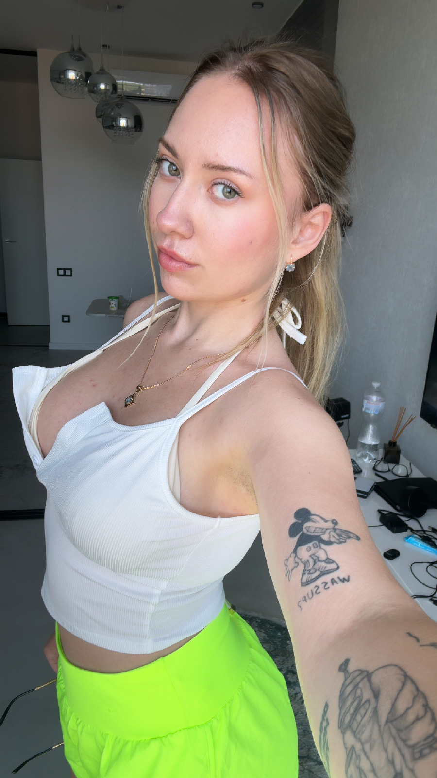 KateV in her underwear in Pindu