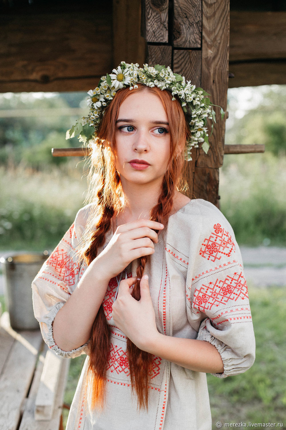 Girls in Slavic costumes in Pindu