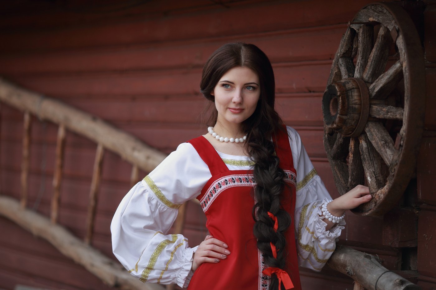 Girls in Slavic costumes in Pindu