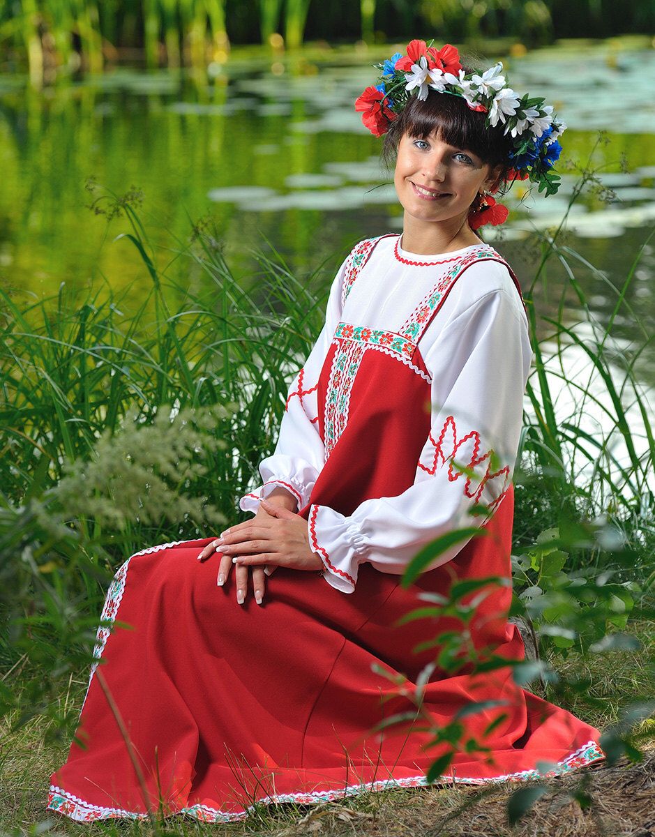 Beautiful girl Girls in Slavic costumes in Pindu