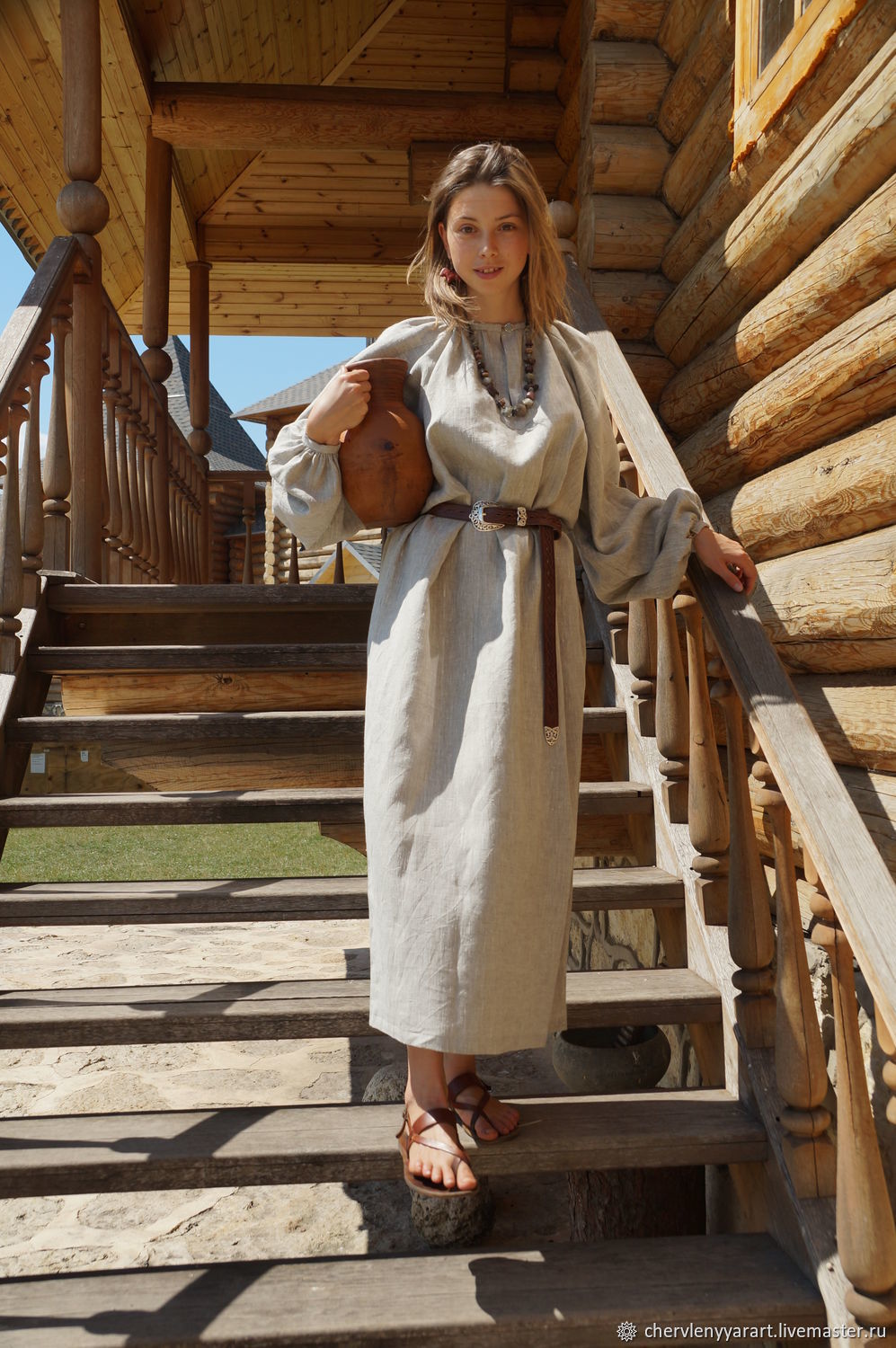 Girls in Slavic costumes in Pindu