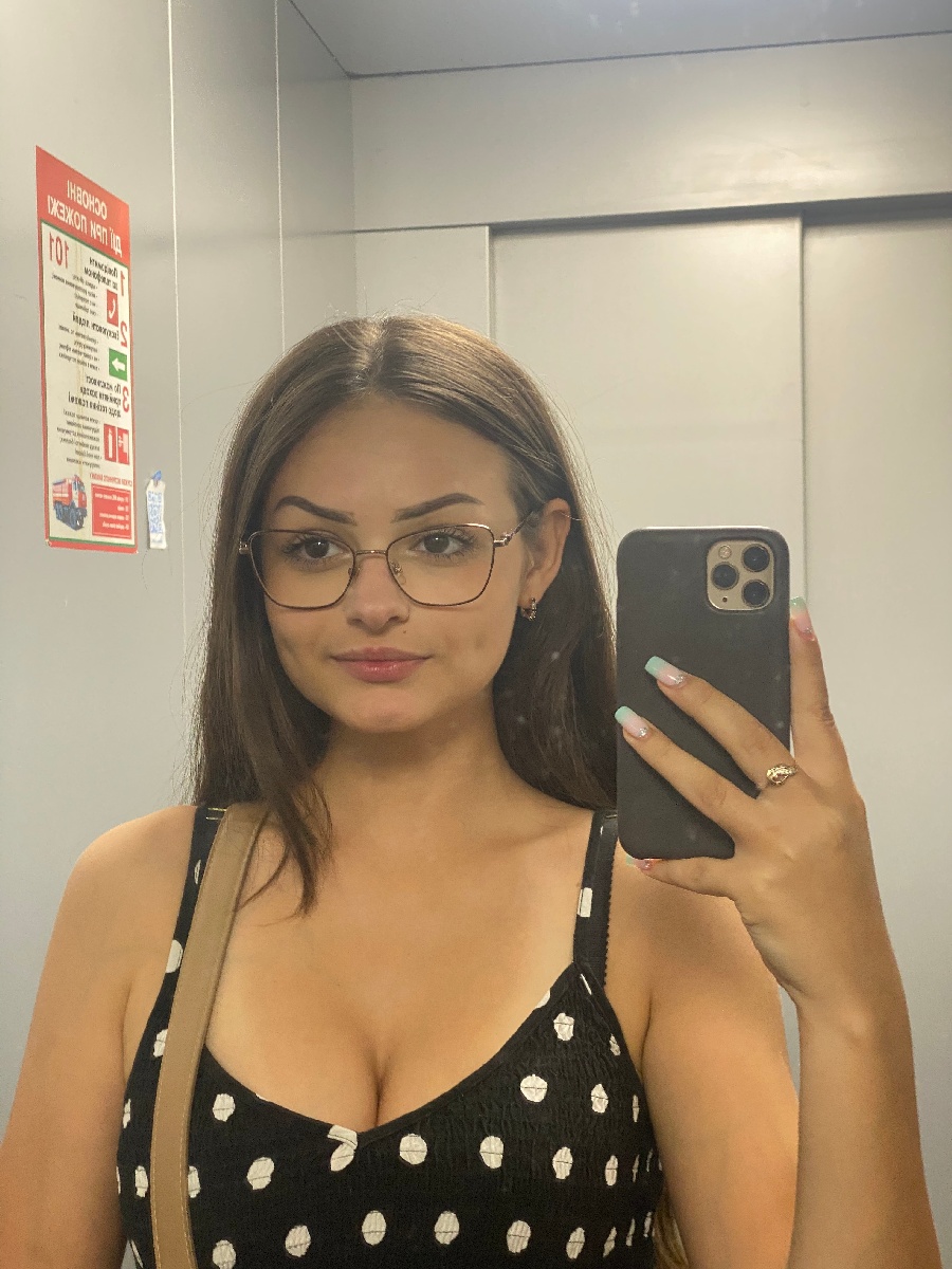 Sexy model Stacy in Pindu