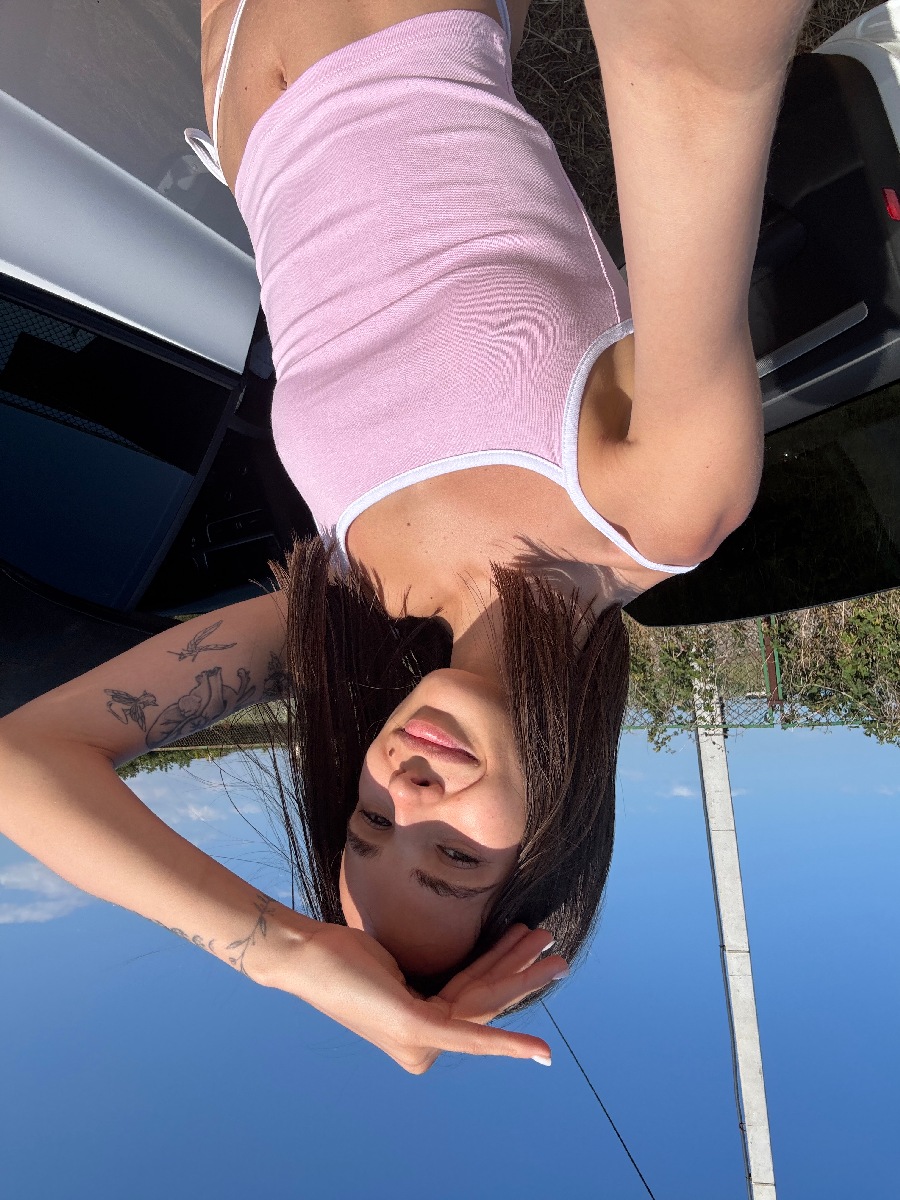 Sexy model Tina in Pindu